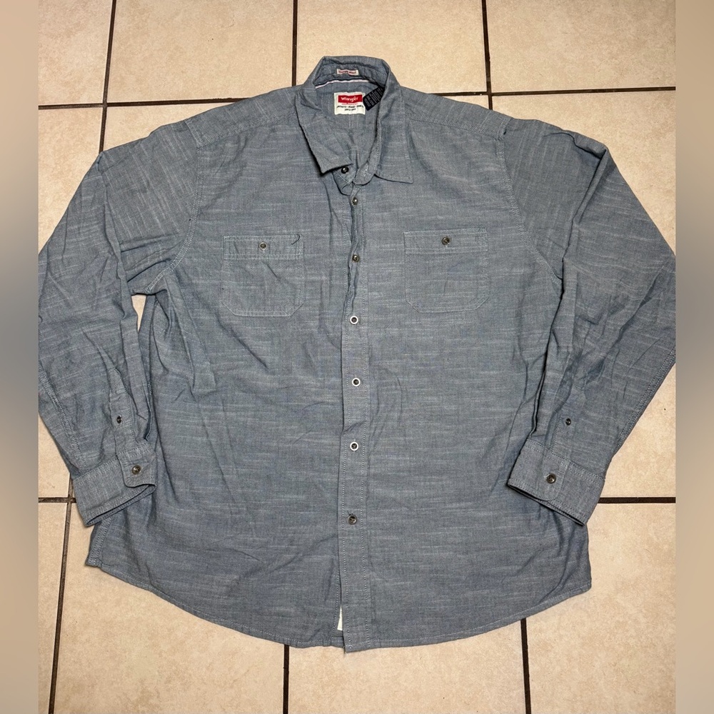 Wrangler Men's Light Blue Textured Button-Down Shirt